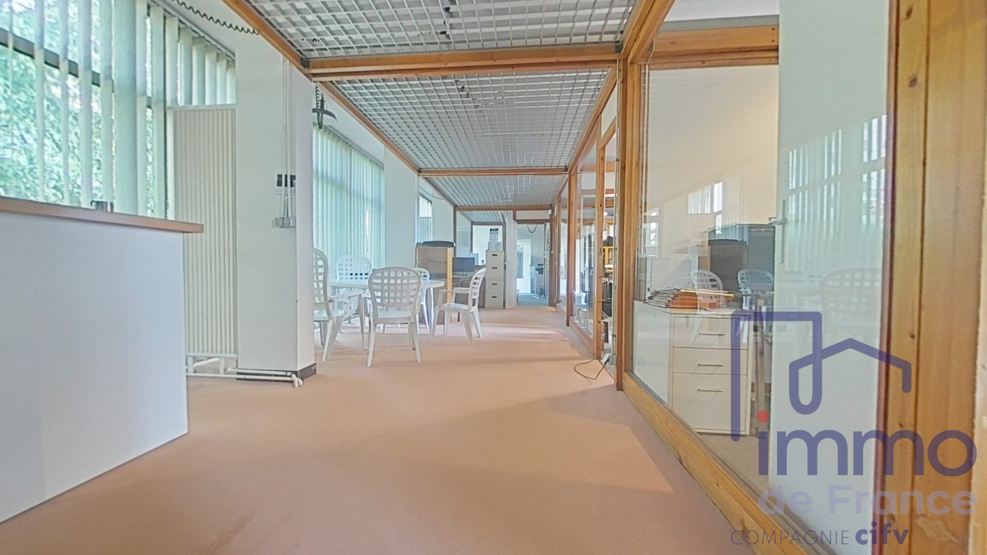 VENTE - Local - Saint-Étienne (42000) - 249000.00 €