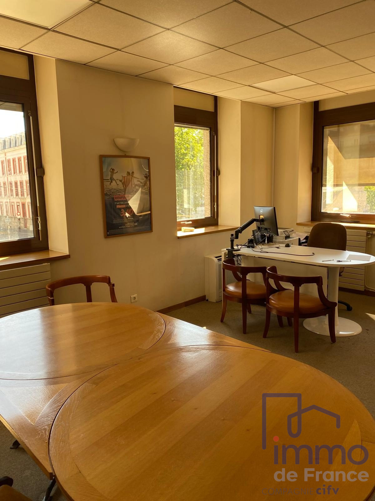 VENTE - Immeuble - St Etienne (42000) - 300000.00 €