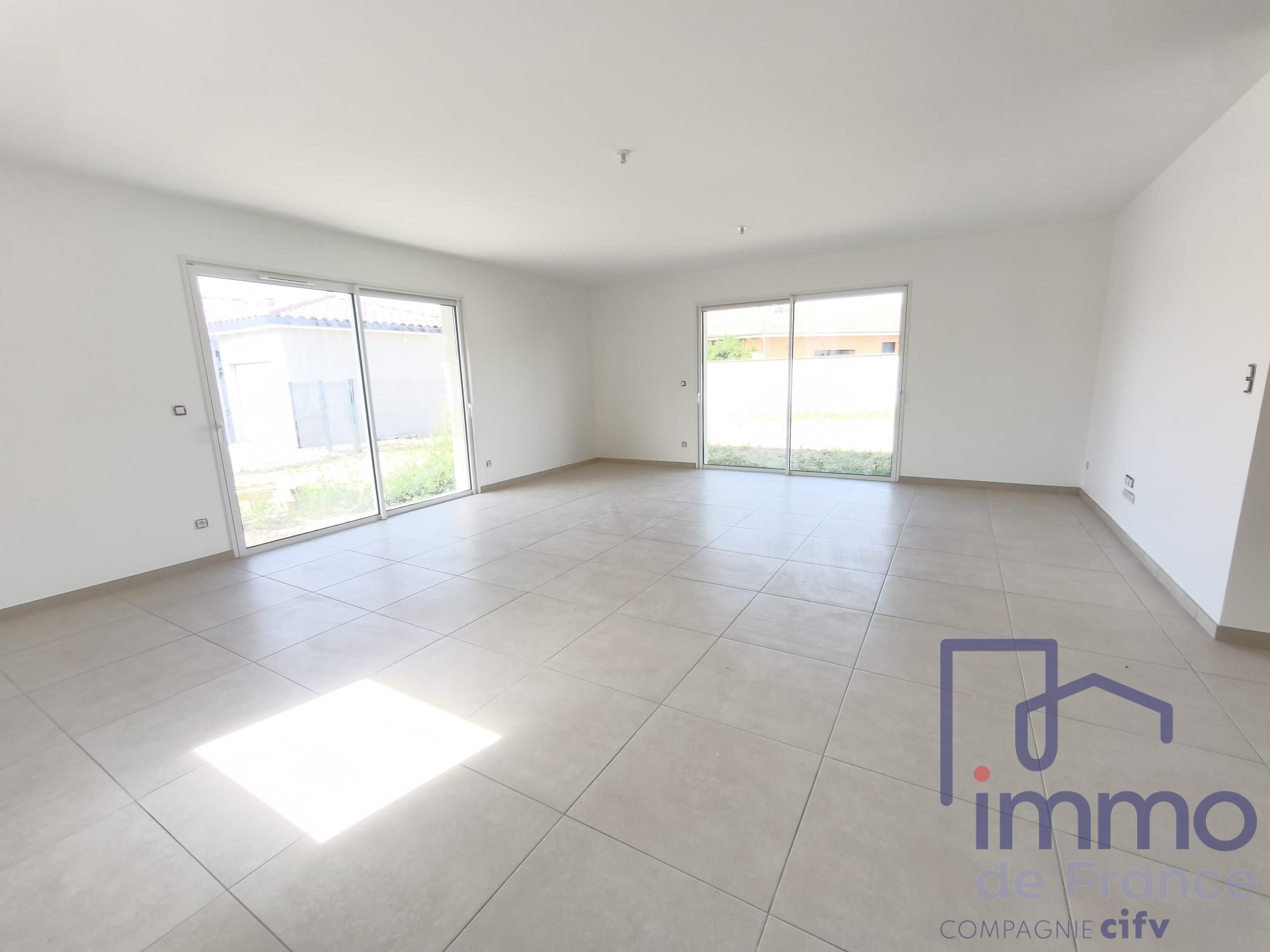 VENTE - Maison - Saint-Cyprien (42160) - 325000.00 €