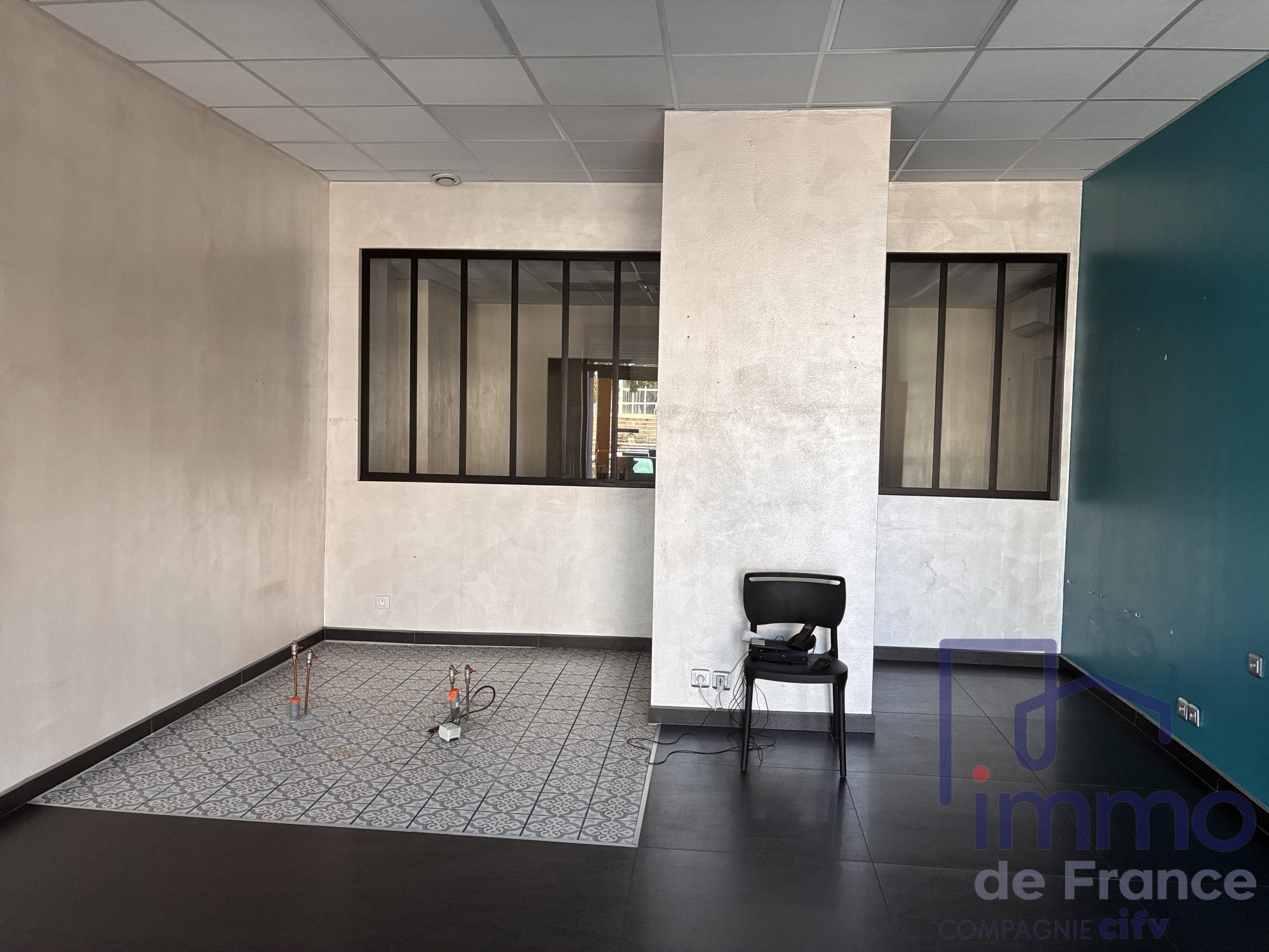LOCATION - Local - Saint-Étienne (42000) - 1000.00 €