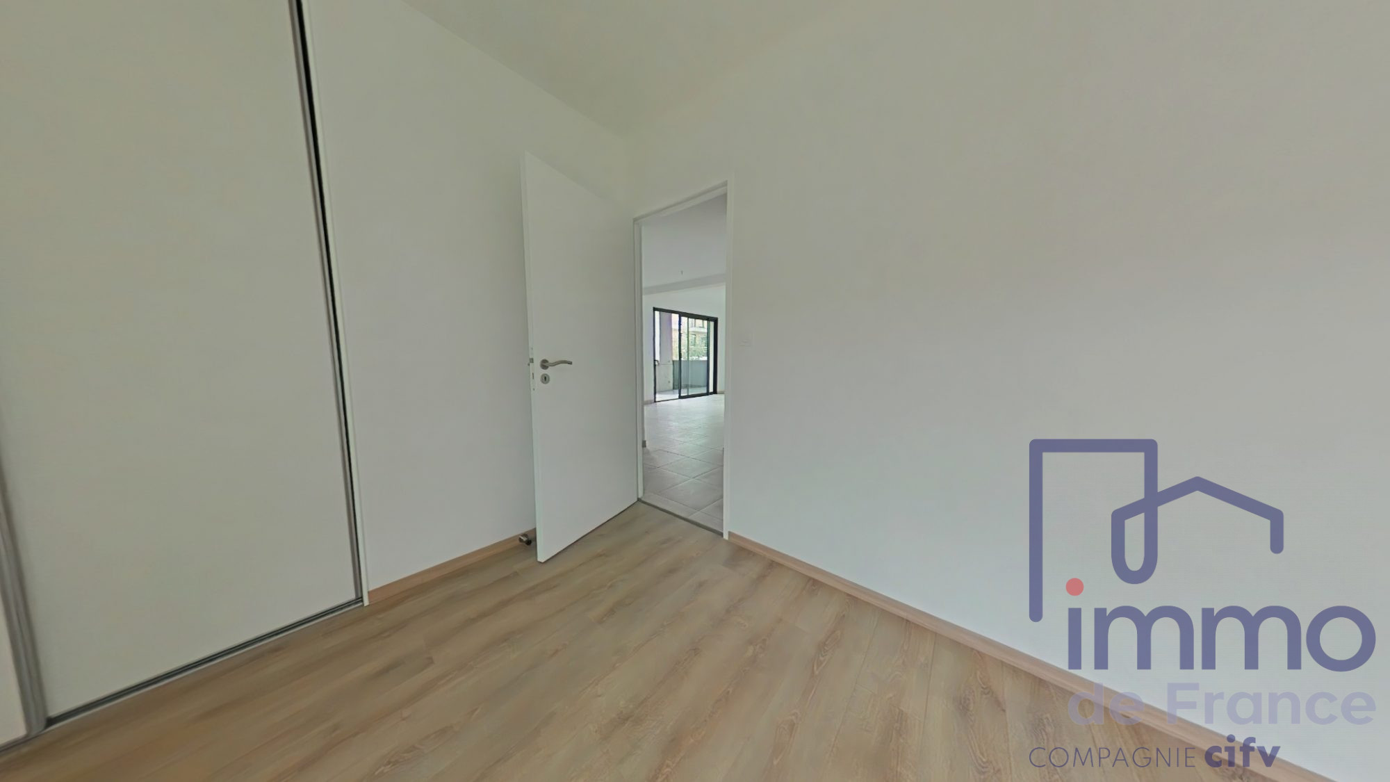 VENTE - Appartement - Saint-Genest-Lerpt (42530) - 228000.00 €