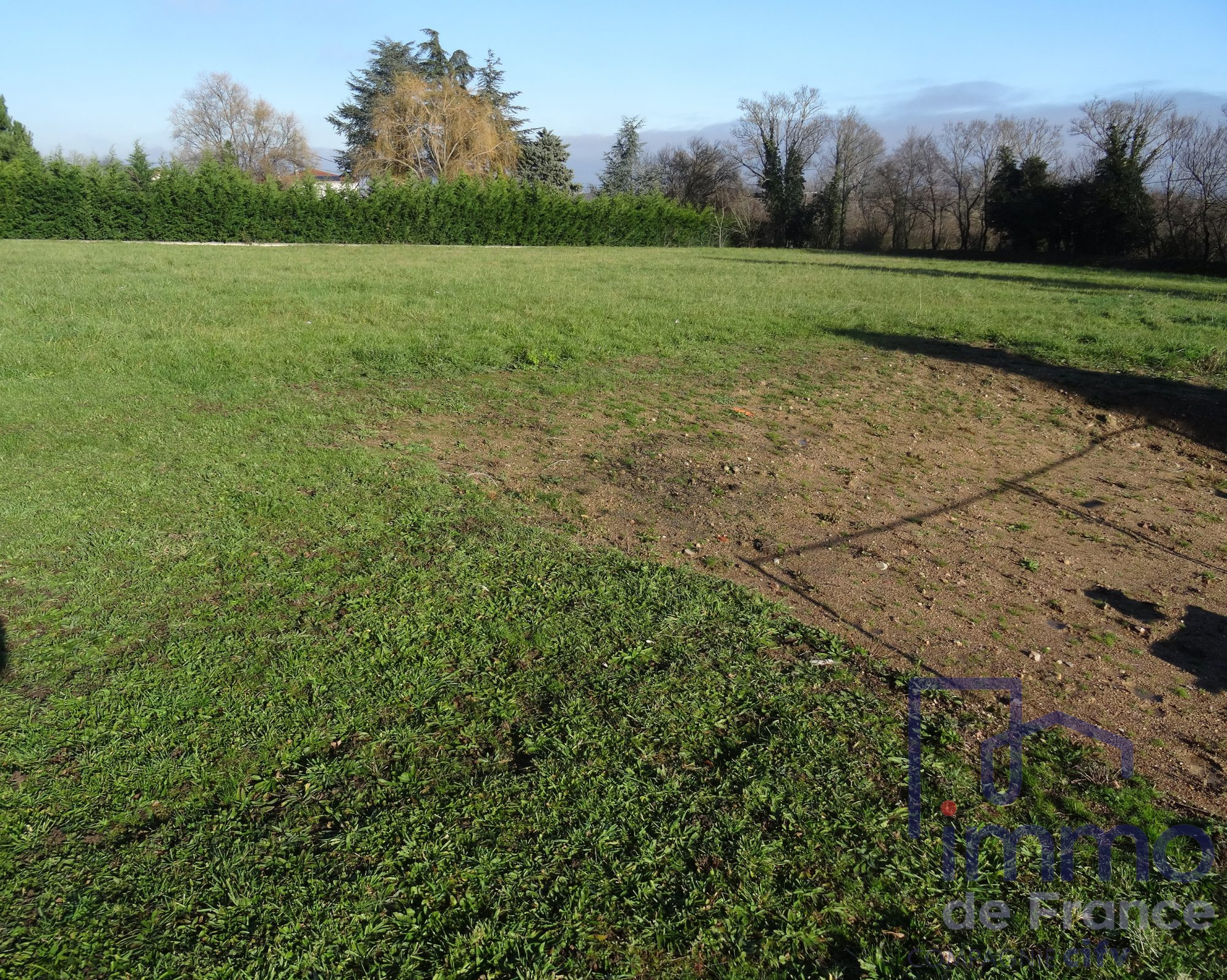 VENTE - Terrain - Marcilly-le-Châtel (42130) - 79000.00 €
