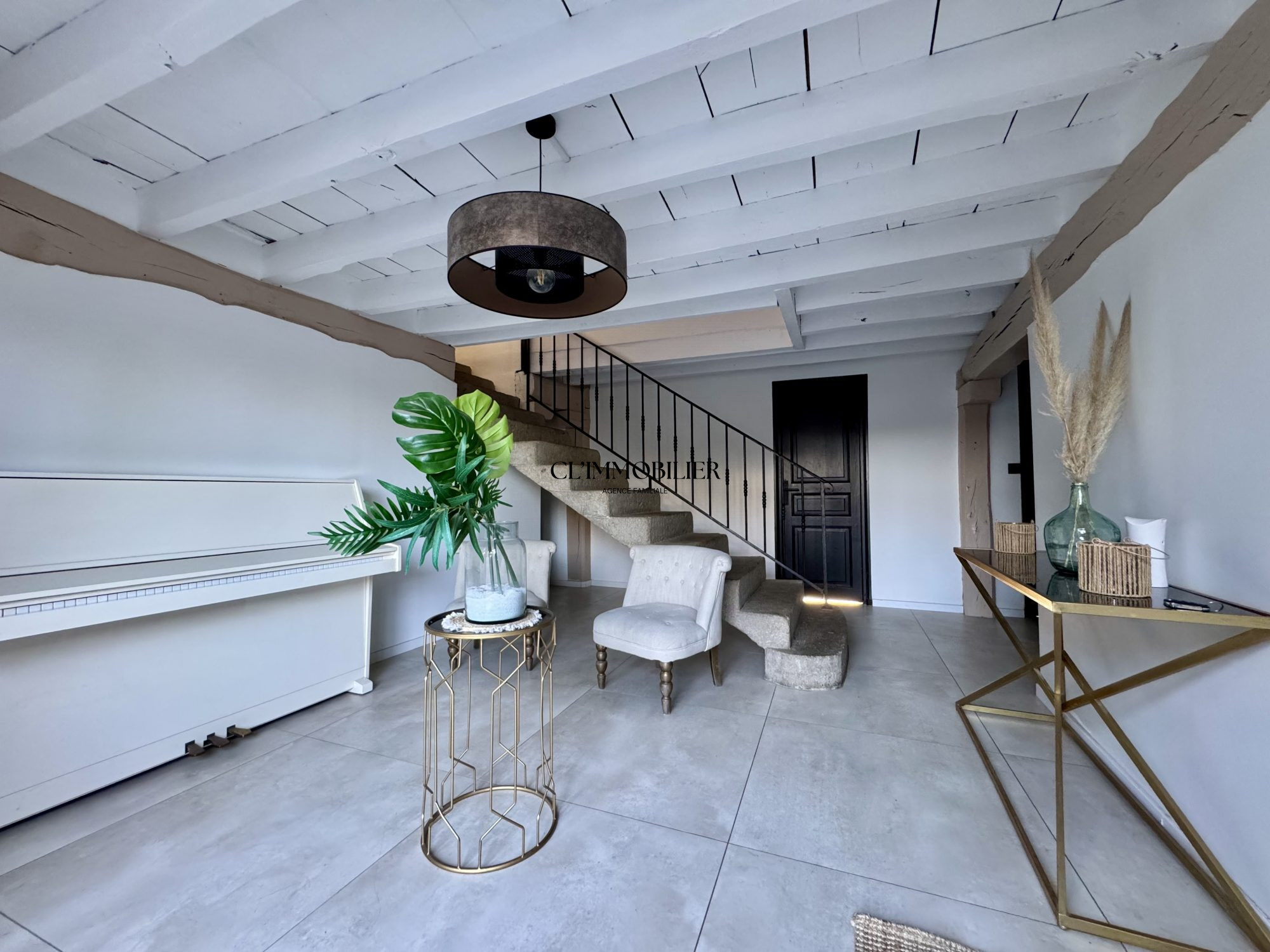 VENTE DE PRESTIGE - Maison - Saint-Bonnet-les-Oules (42330) - 695000 €