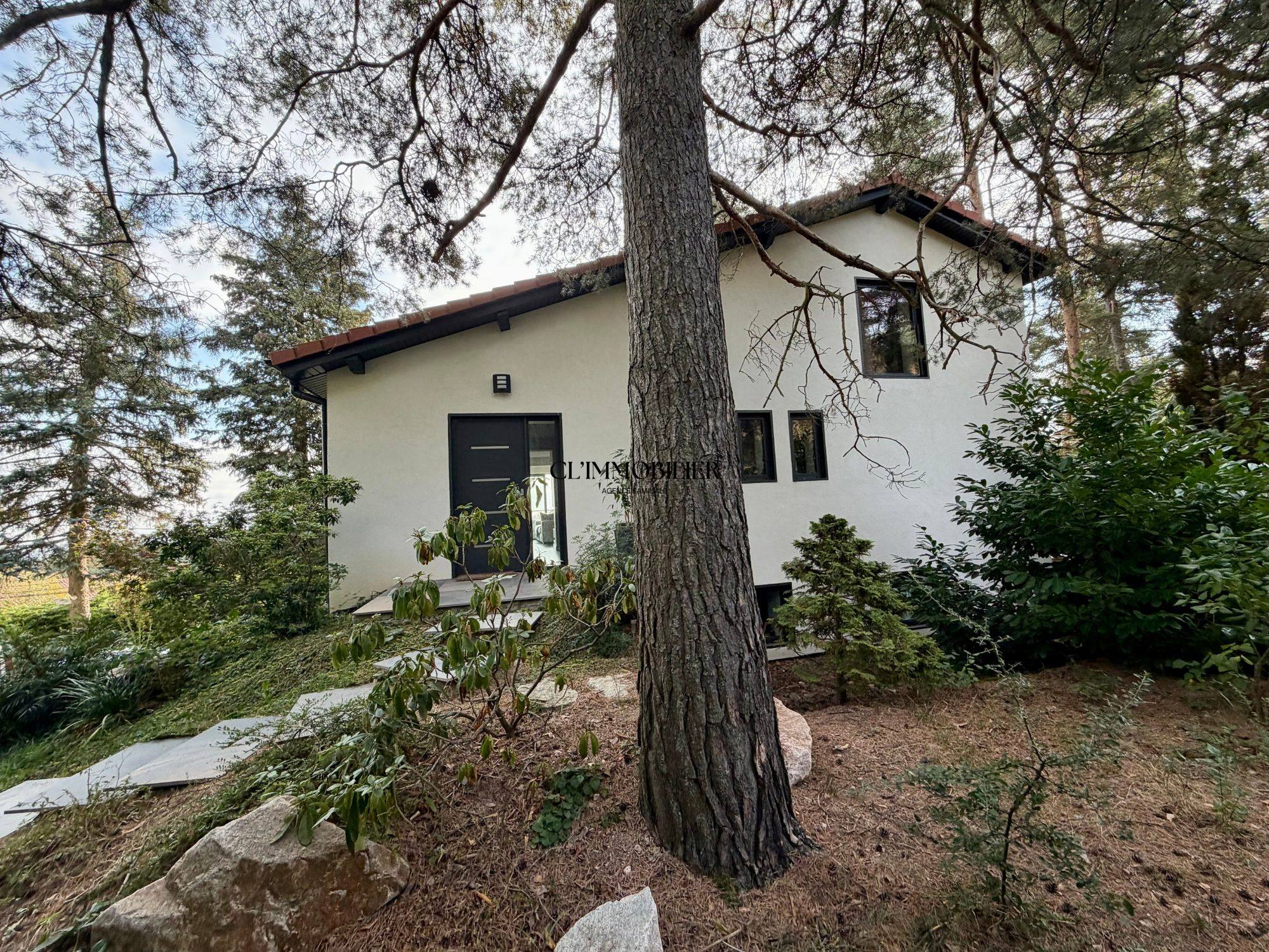 VENTE DE PRESTIGE - Maison - Chambles (42170) - 599000 €