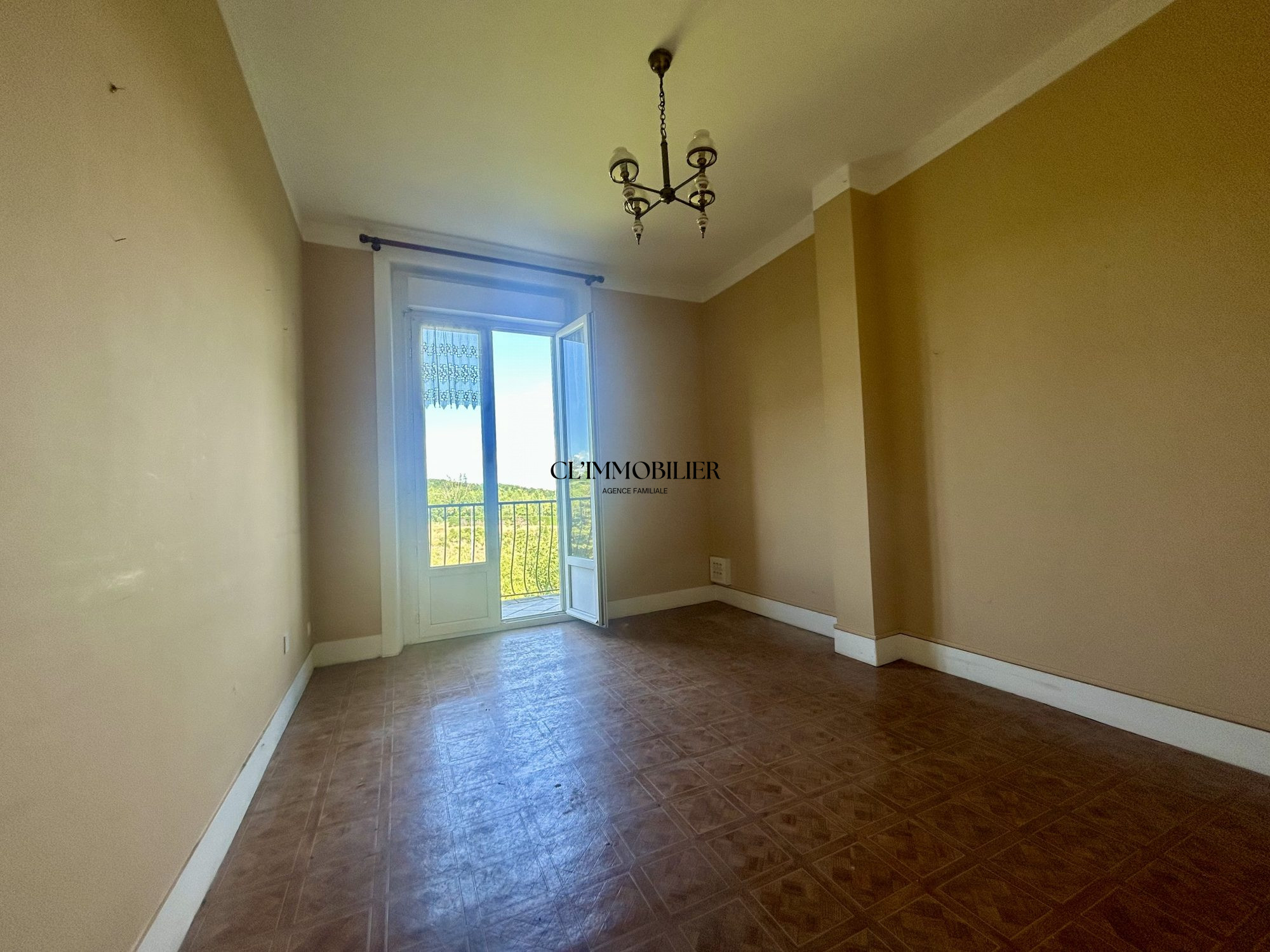 VENTE - Immeuble - Saint-Étienne (42000) - 99000 €