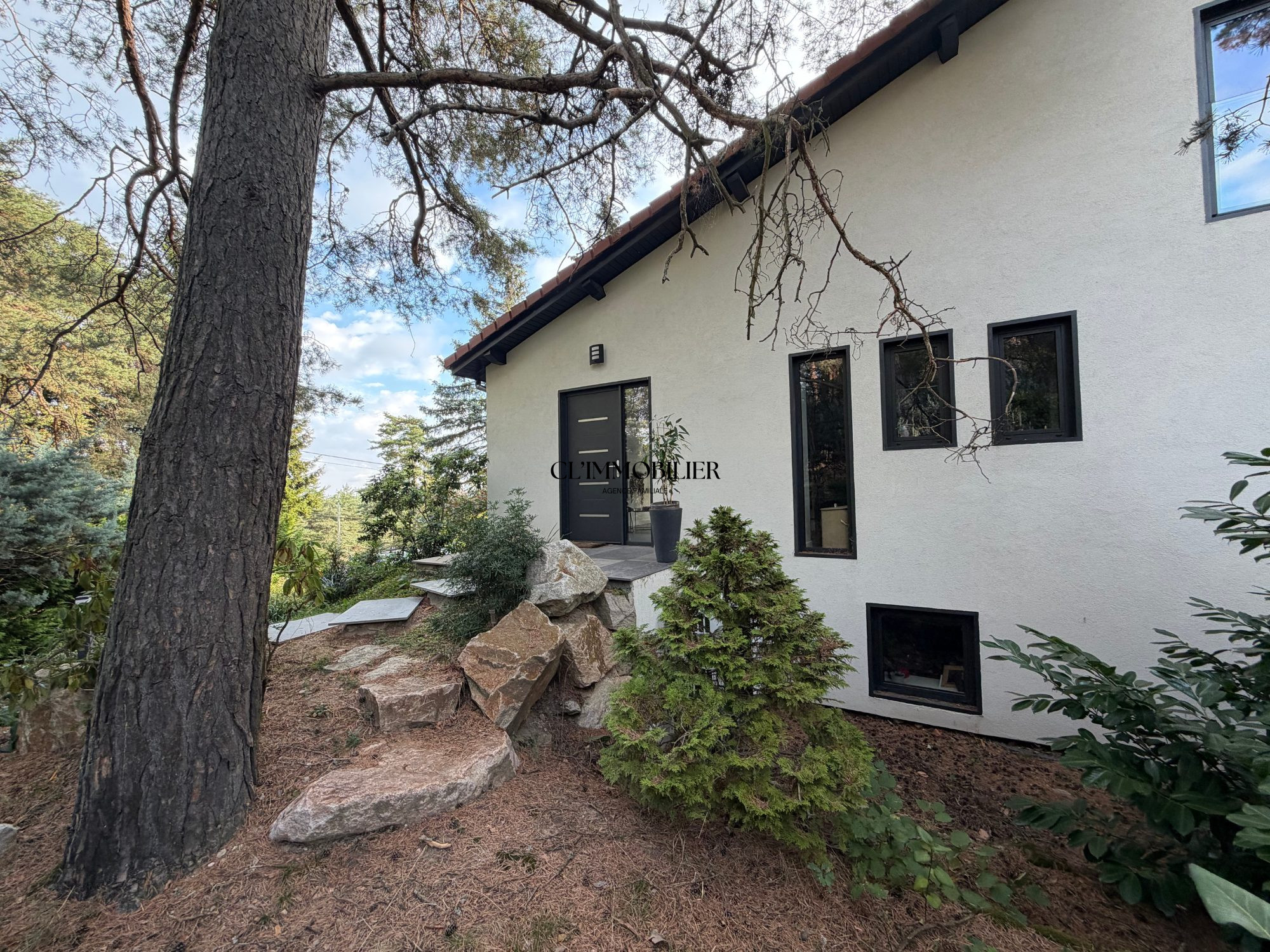 VENTE DE PRESTIGE - Maison - Chambles (42170) - 599000 €