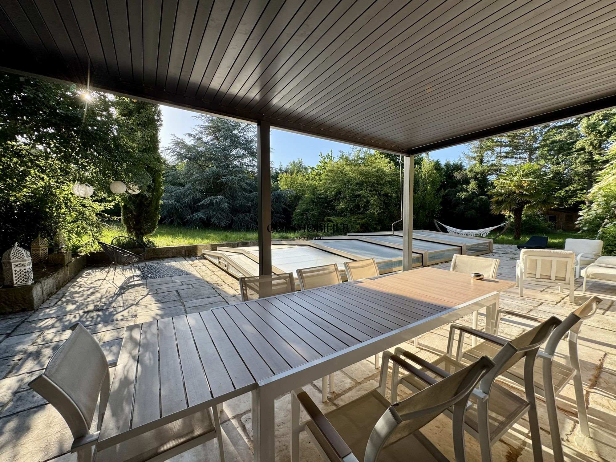 VENTE DE PRESTIGE - Maison - Saint-Bonnet-les-Oules (42330) - 695000 €