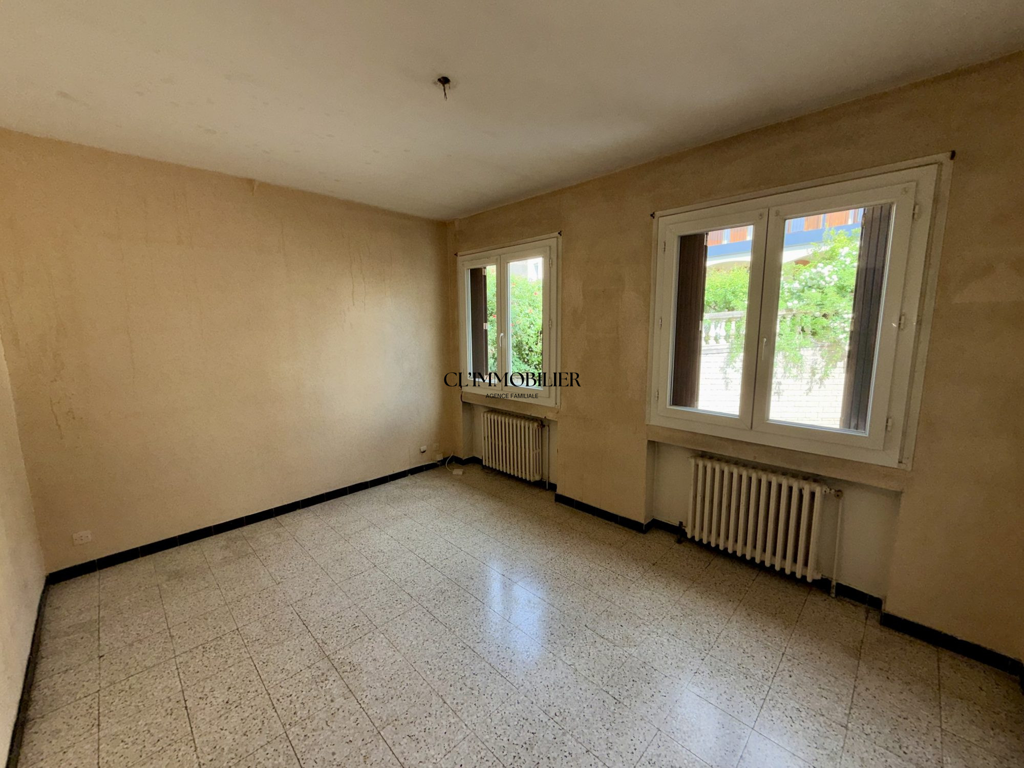 VENTE - Immeuble - Saint-Étienne (42000) - 210000 €