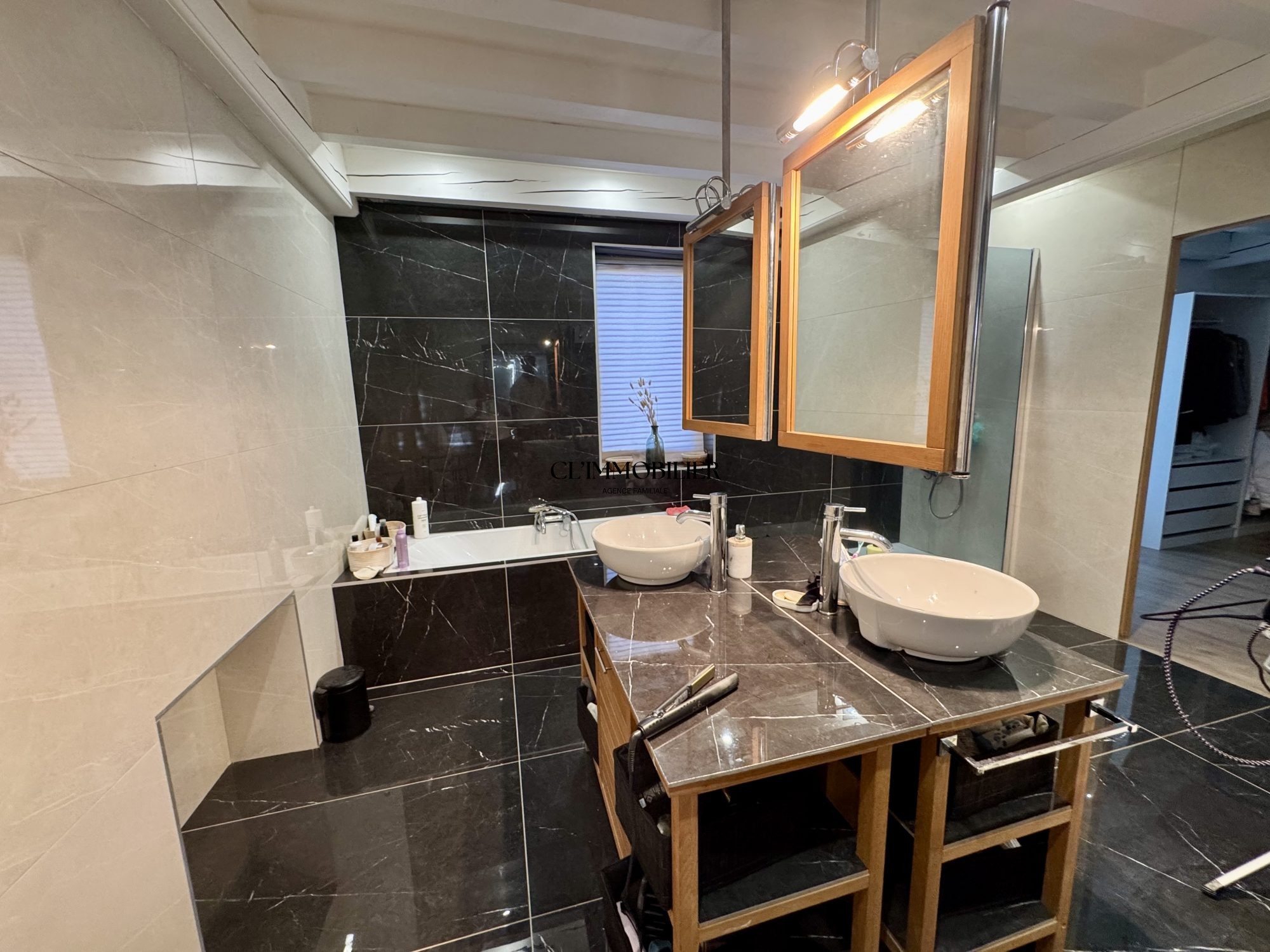 VENTE DE PRESTIGE - Maison - Saint-Bonnet-les-Oules (42330) - 695000 €