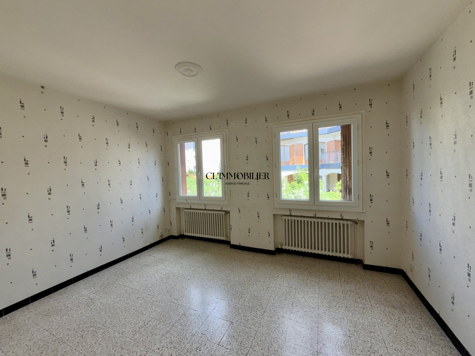 VENTE - Immeuble - Saint-Étienne (42000) - 210000 €