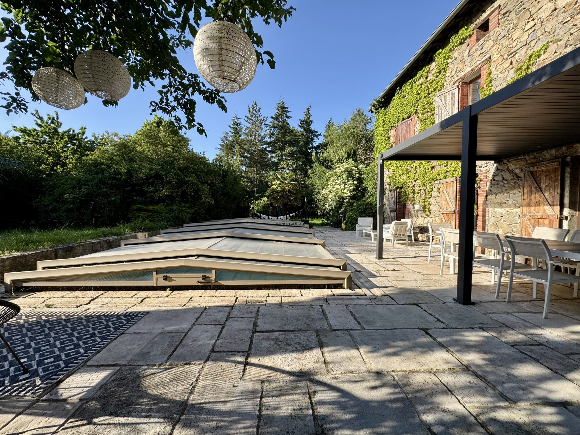 VENTE DE PRESTIGE - Maison - Saint-Bonnet-les-Oules (42330) - 695000 €