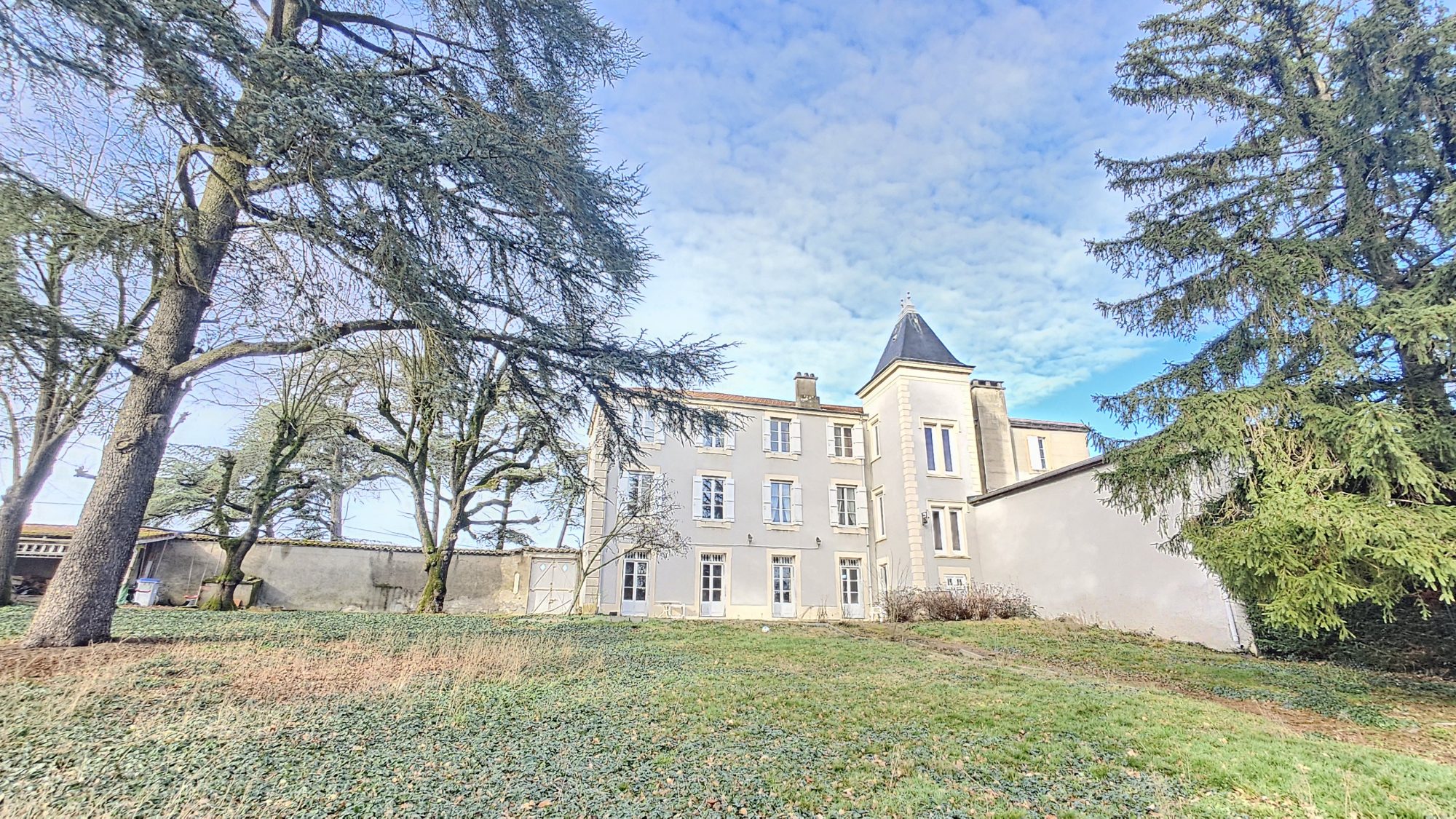VENTE - Maison - L'Étrat (42580) - 505000 €