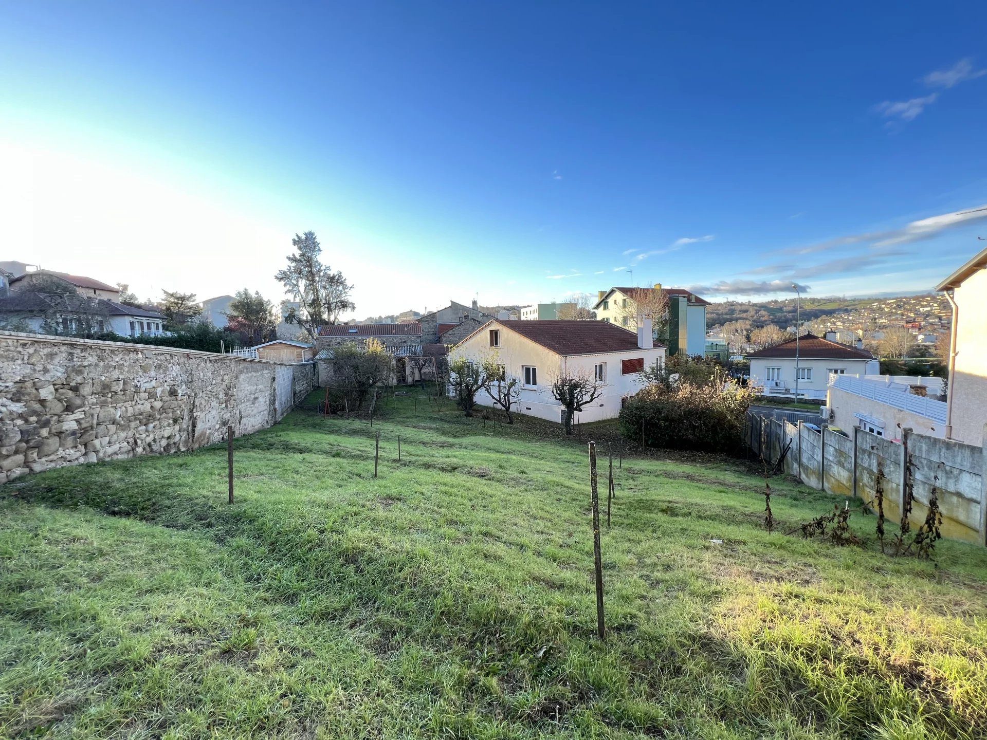 VENTE - Terrain - Saint-Priest-en-Jarez (42270) - 119000 €