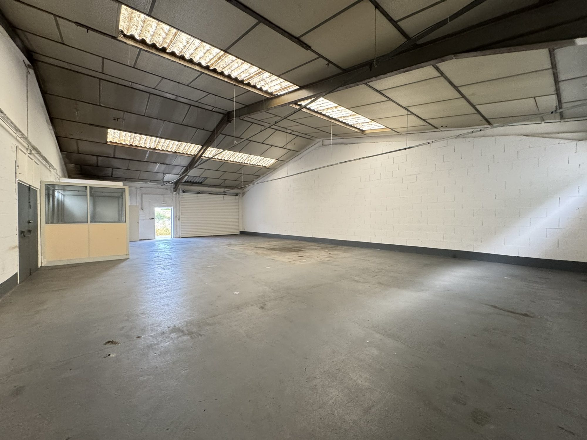 LOCATION - Local - Saint-Étienne (42000) - 980 €