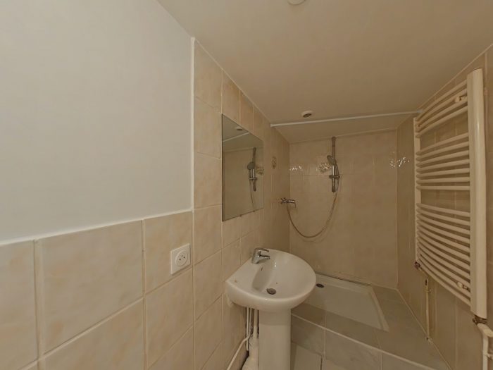 VENTE - Immeuble - Saint-Étienne (42000) - 185000 €