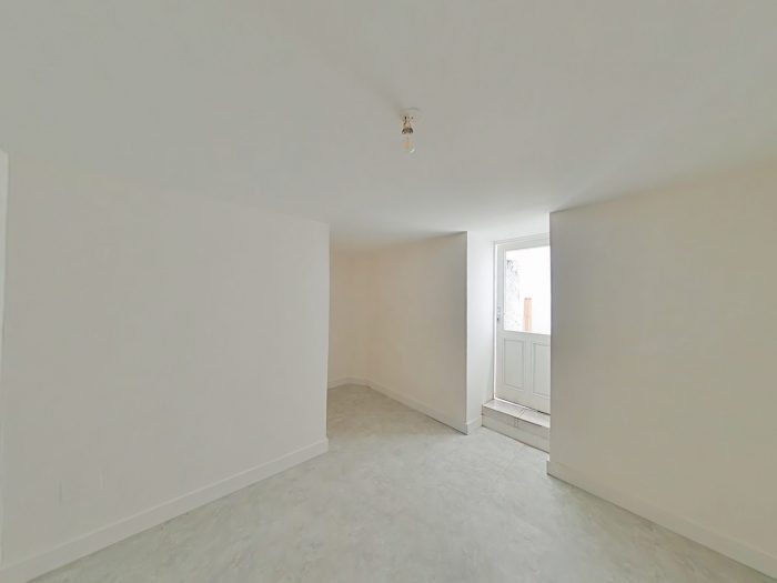 VENTE - Immeuble - Saint-Étienne (42000) - 185000 €