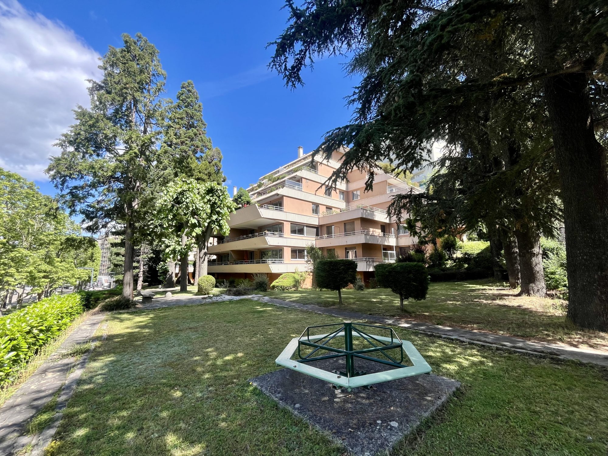 VENTE DE PRESTIGE - Appartement - Saint-Étienne (42100) - 214000 €