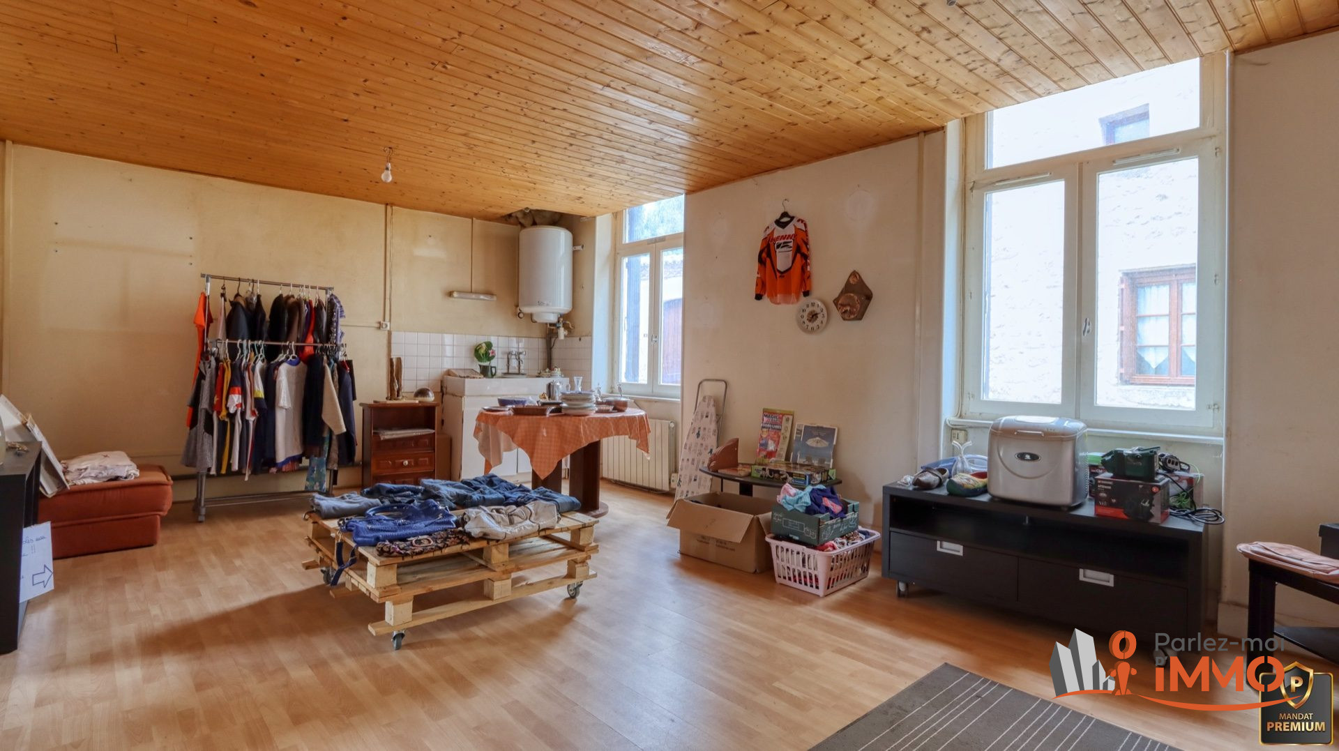 VENTE - Immeuble - Usson-en-Forez (42550) - 199000 €
