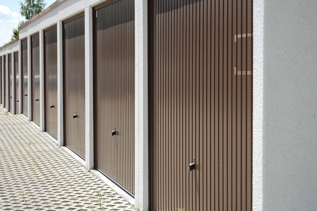 LOCATION - Parking/box - ST ETIENNE (42000) - 60 €