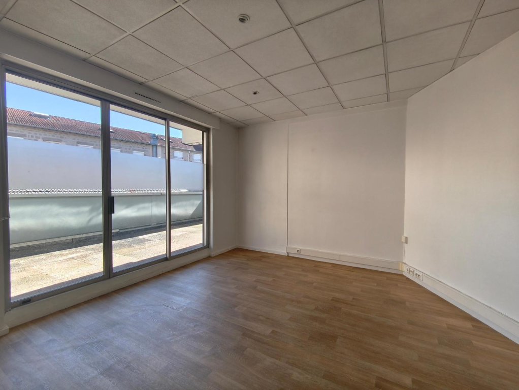LOCATION - Local - ST ETIENNE (42000) - 560 €