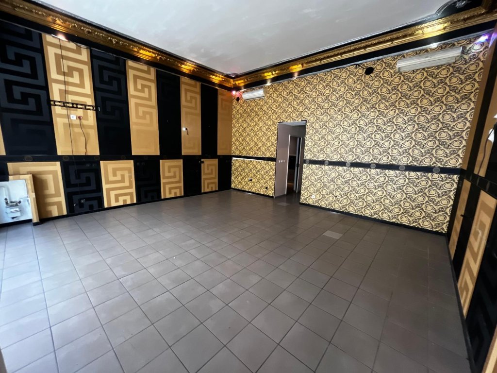 VENTE - Local - ST ETIENNE (42000) - 140000 €