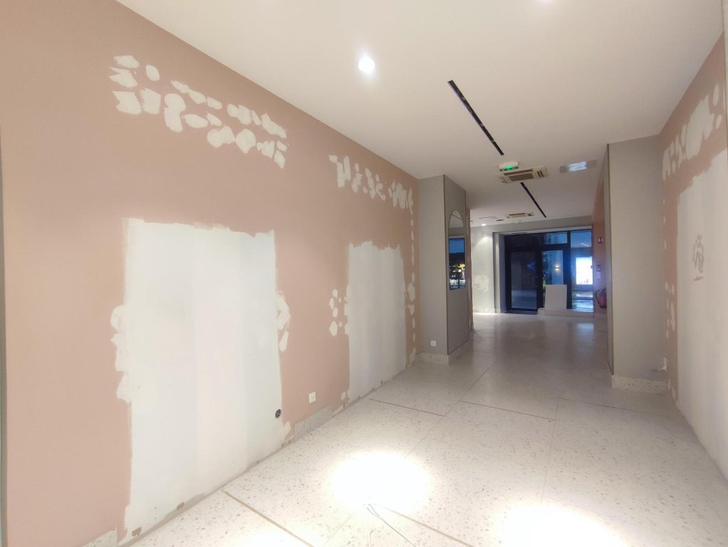 LOCATION - Boutique - ST ETIENNE (42000) - 2175 €