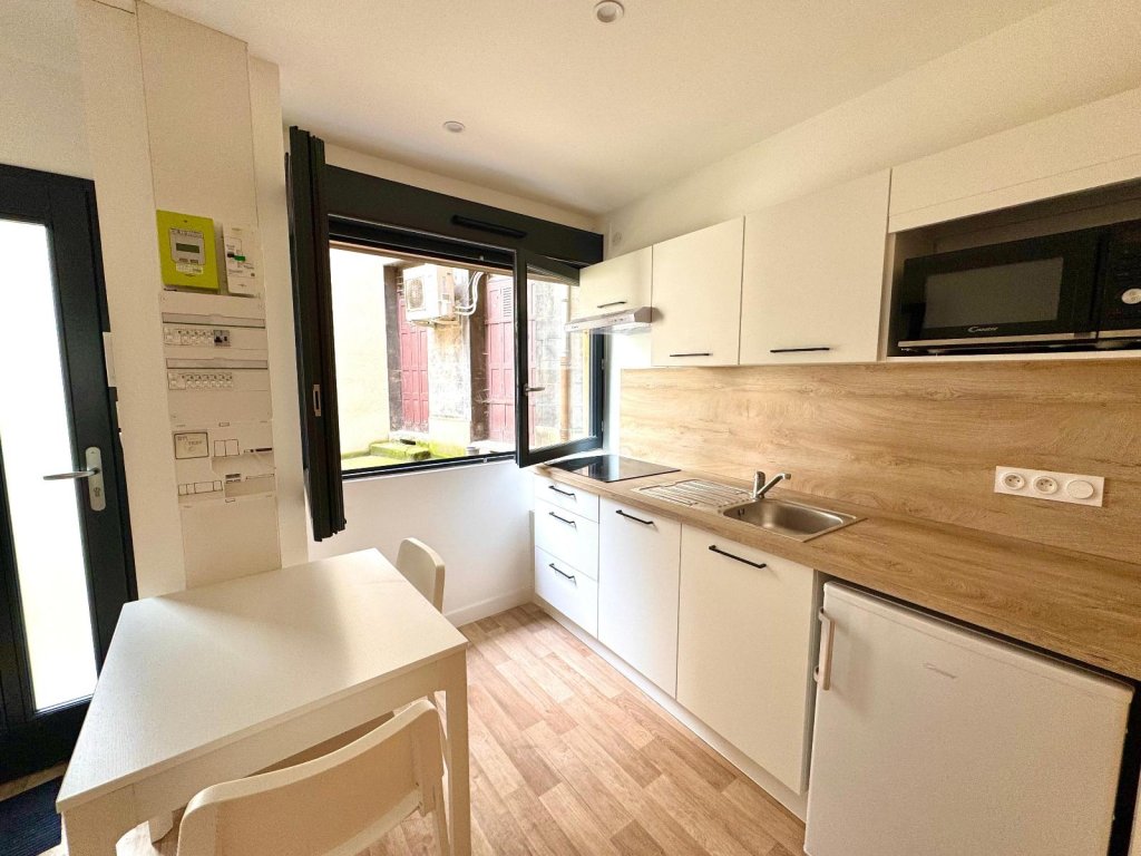 LOCATION - Appartement - ST ETIENNE (42000) - 345 €