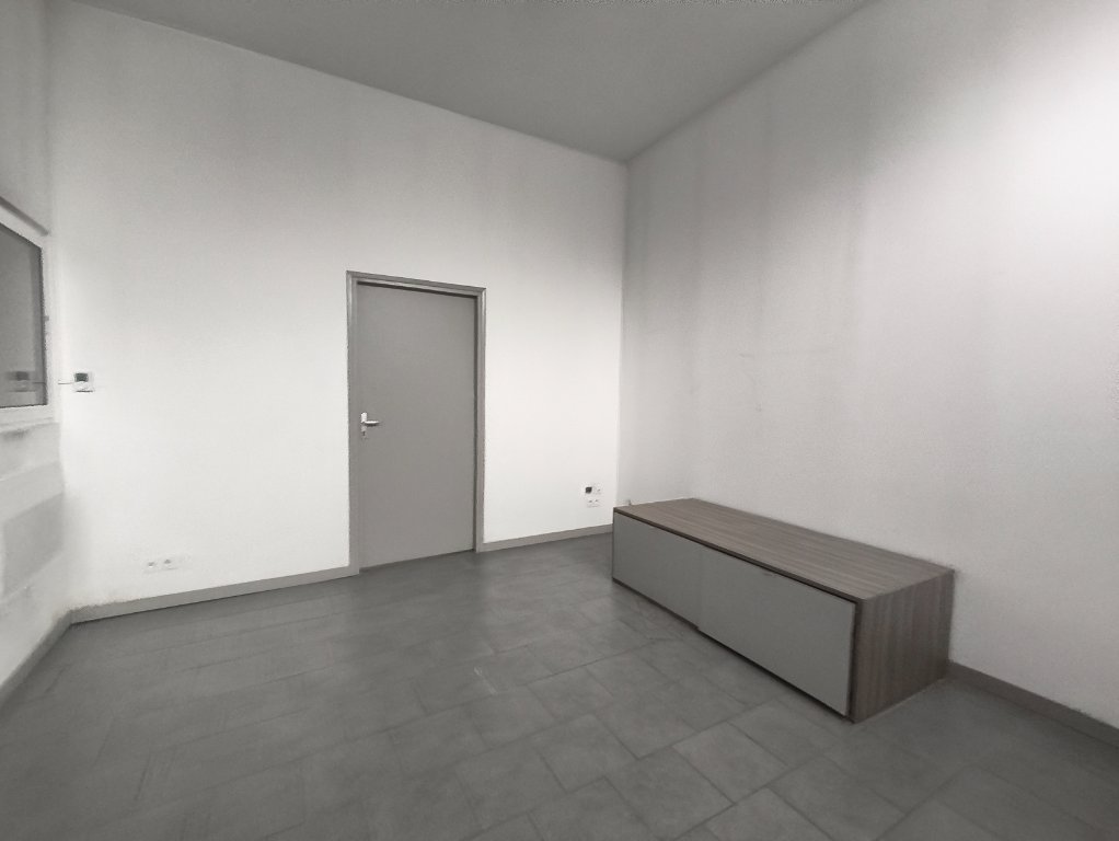 LOCATION - Local - ST ETIENNE (42000) - 1900 €