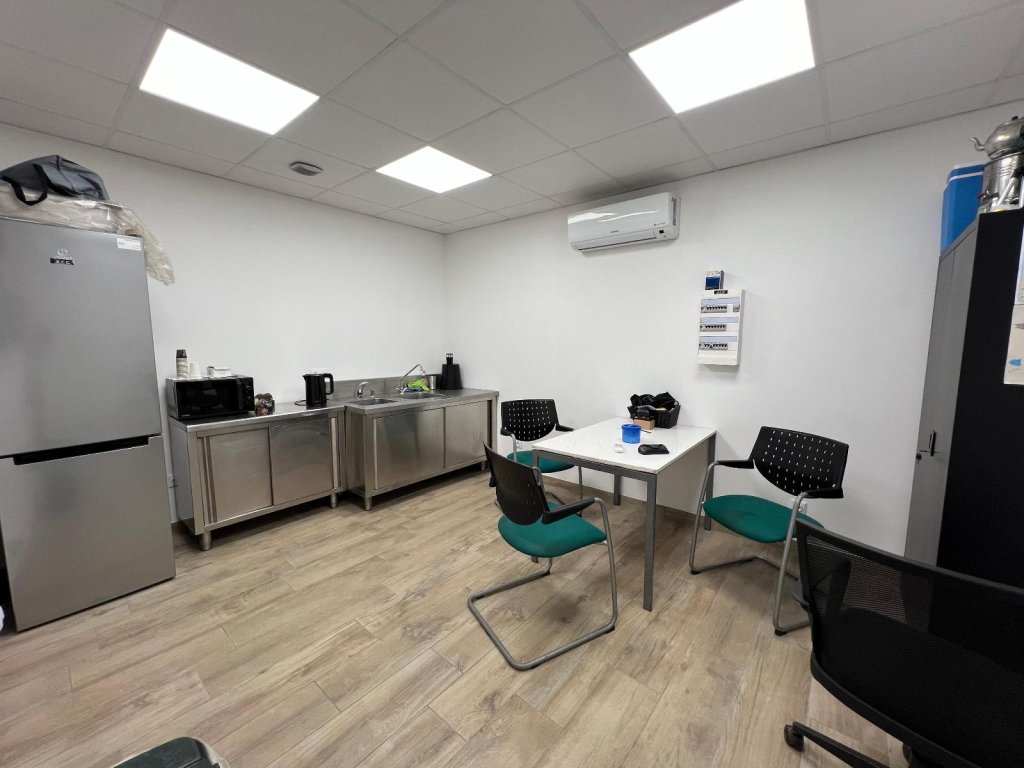 VENTE - Local - ROCHE LA MOLIERE (42230) - 410000 €