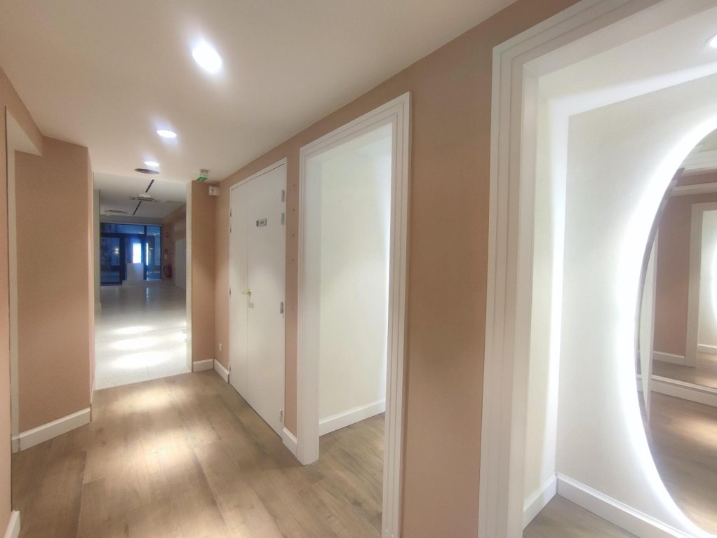 LOCATION - Boutique - ST ETIENNE (42000) - 2175 €