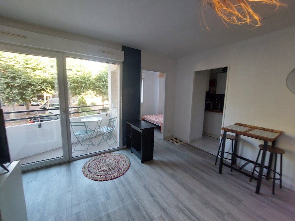 LOCATION - Appartement - L ETRAT (42580) - 619 €