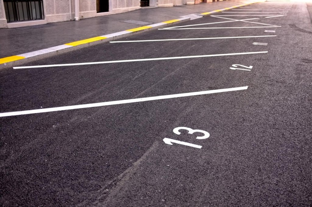 LOCATION - Parking/box - ST ETIENNE (42000) - 35 €