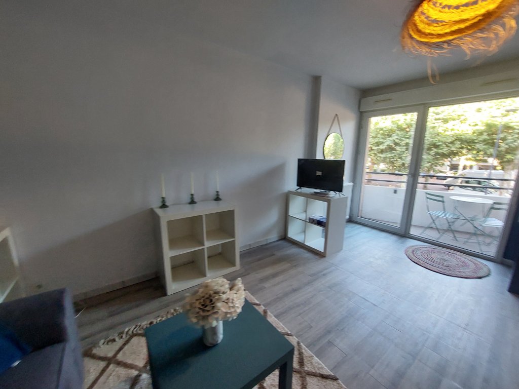 LOCATION - Appartement - L ETRAT (42580) - 619 €