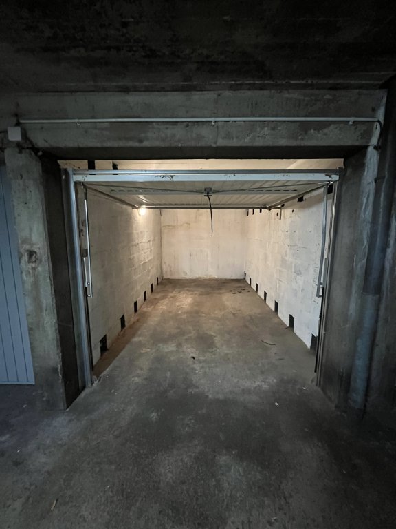LOCATION - Parking/box - ST ETIENNE (42000) - 60 €