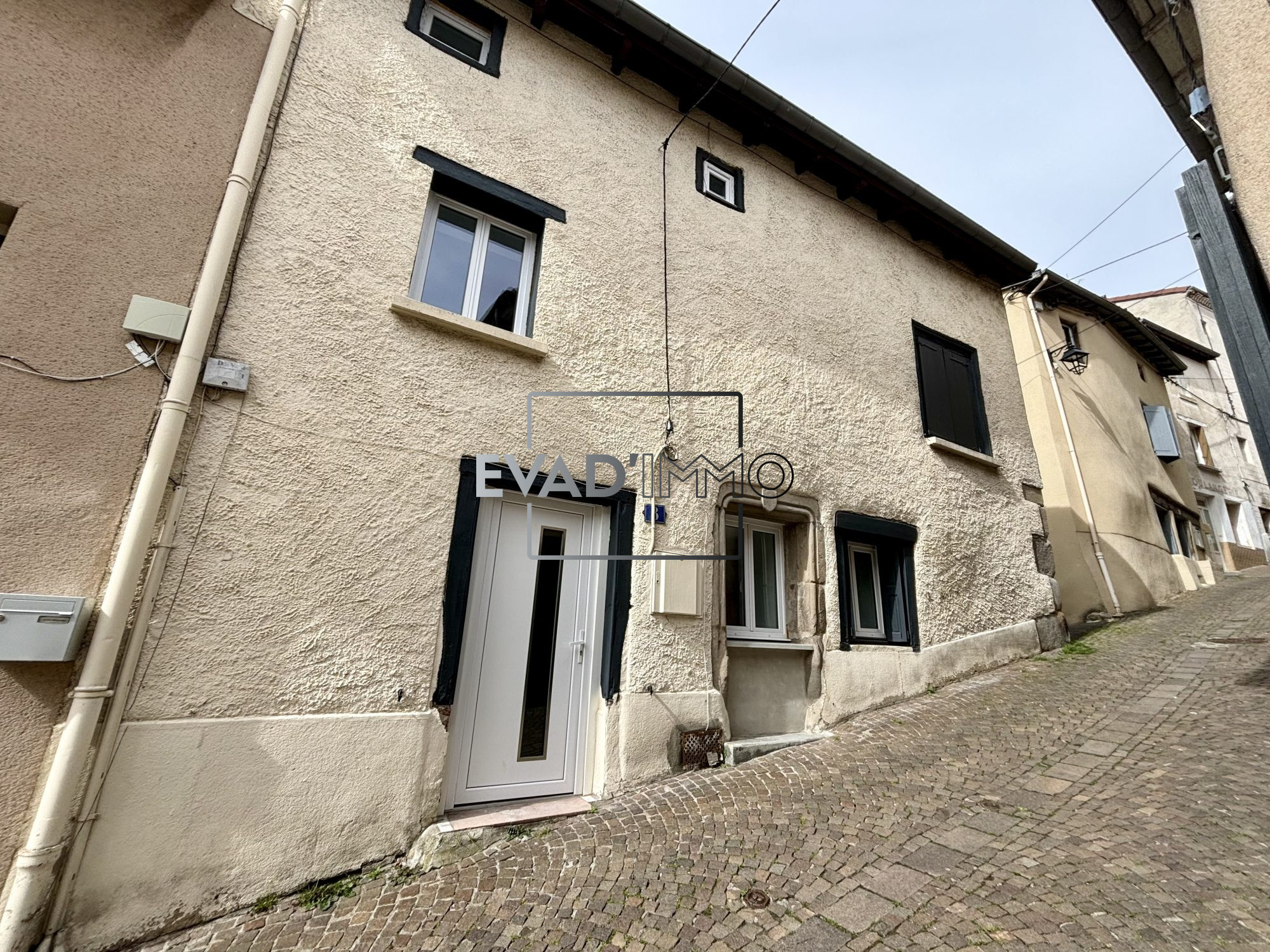 VENTE DE PRESTIGE - Maison - Saint-Galmier (42330) - 199000 €