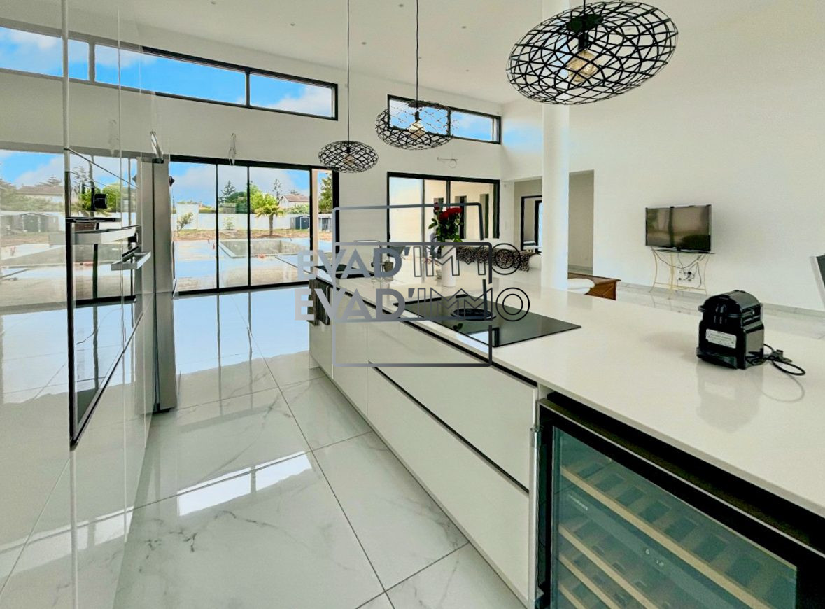 VENTE DE PRESTIGE - Maison - Veauche (42340) - 890000 €