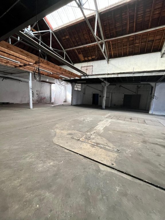 LOCATION - Local - ST ETIENNE (42000) - 950 €