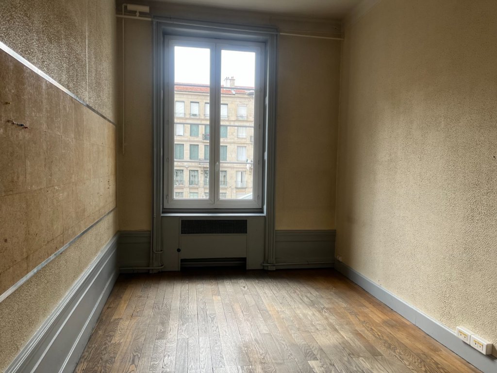 VENTE - Local - ST ETIENNE (42000) - 135000 €