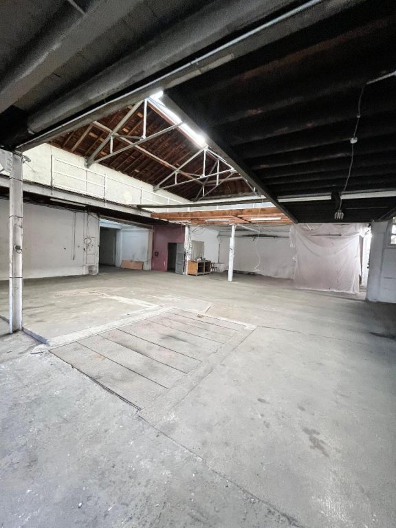 LOCATION - Local - ST ETIENNE (42000) - 950 €