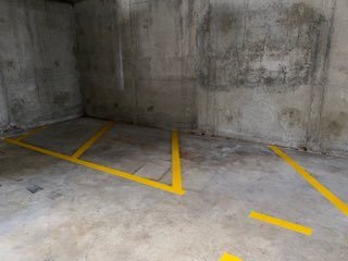 LOCATION - Parking/box - ST ETIENNE (42000) - 32 €