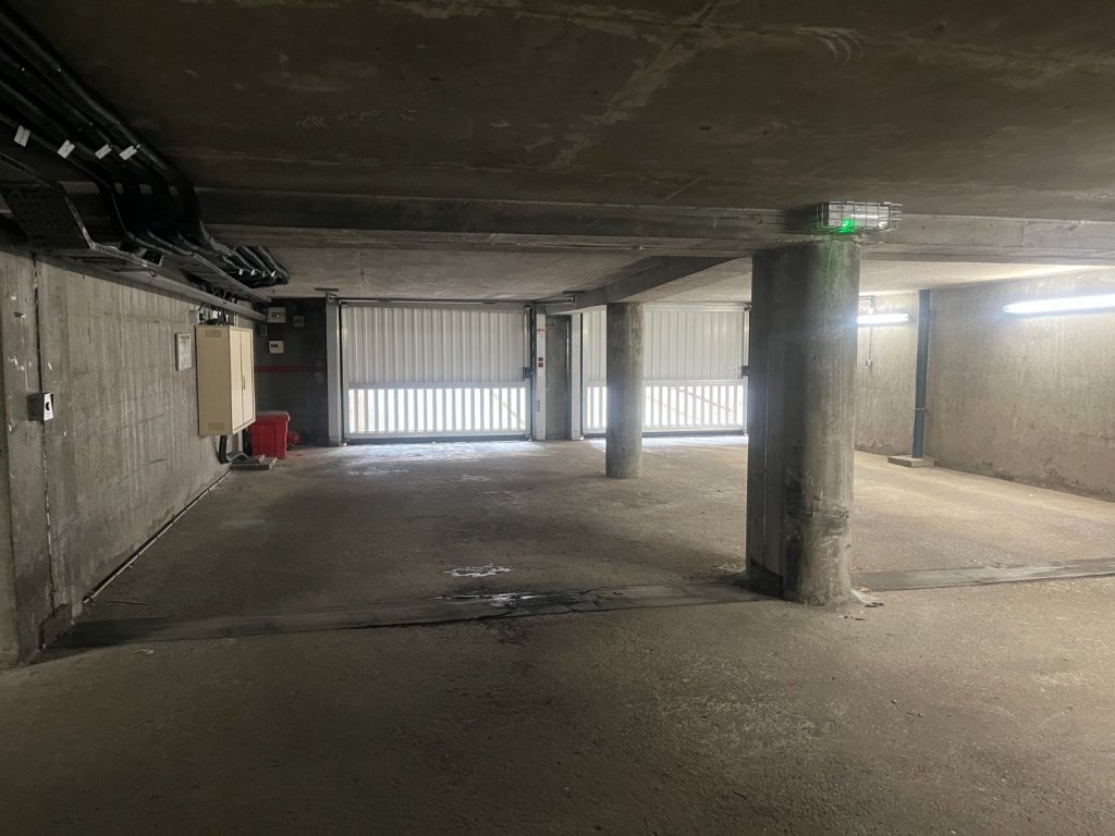 VENTE - Parking/box - ST ETIENNE (42000) - 13000 €