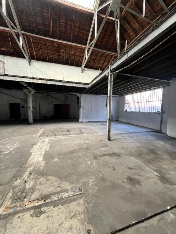 LOCATION - Local - ST ETIENNE (42000) - 950 €