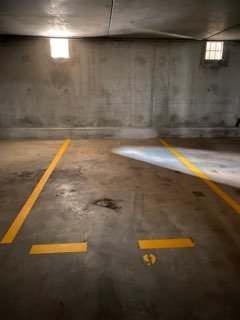 LOCATION - Parking/box - ST ETIENNE (42000) - 65 €