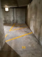 LOCATION - Parking/box - ST ETIENNE (42000) - 32 €