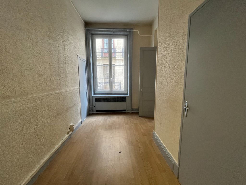 VENTE - Local - ST ETIENNE (42000) - 135000 €