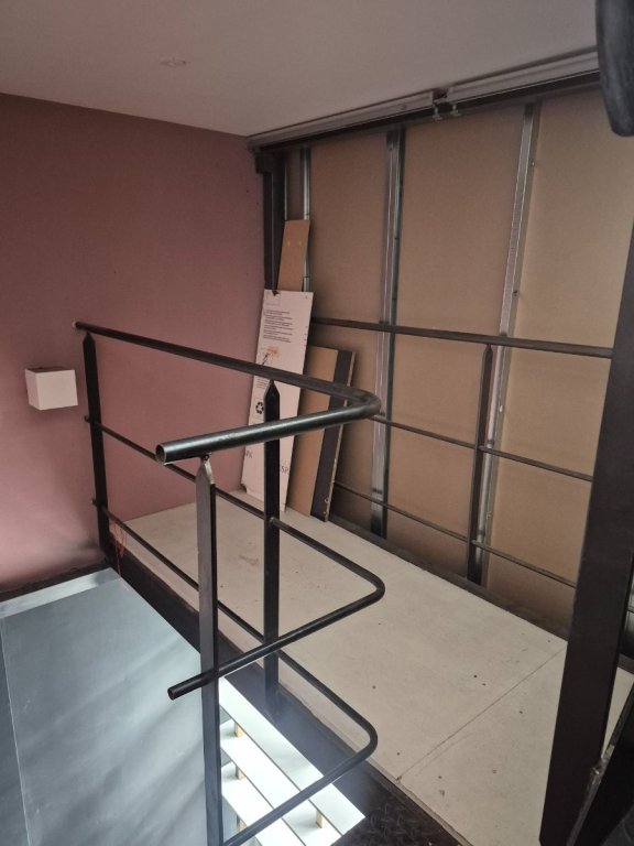LOCATION - Local - ST ETIENNE (42000) - 790 €