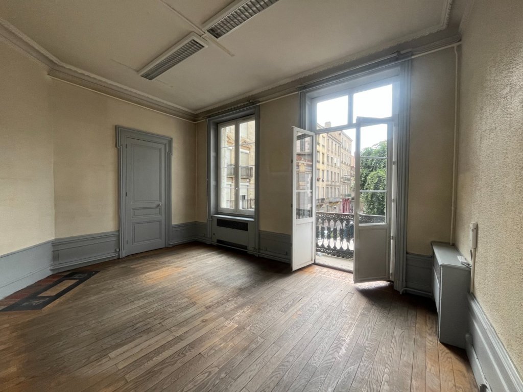 VENTE - Local - ST ETIENNE (42000) - 135000 €