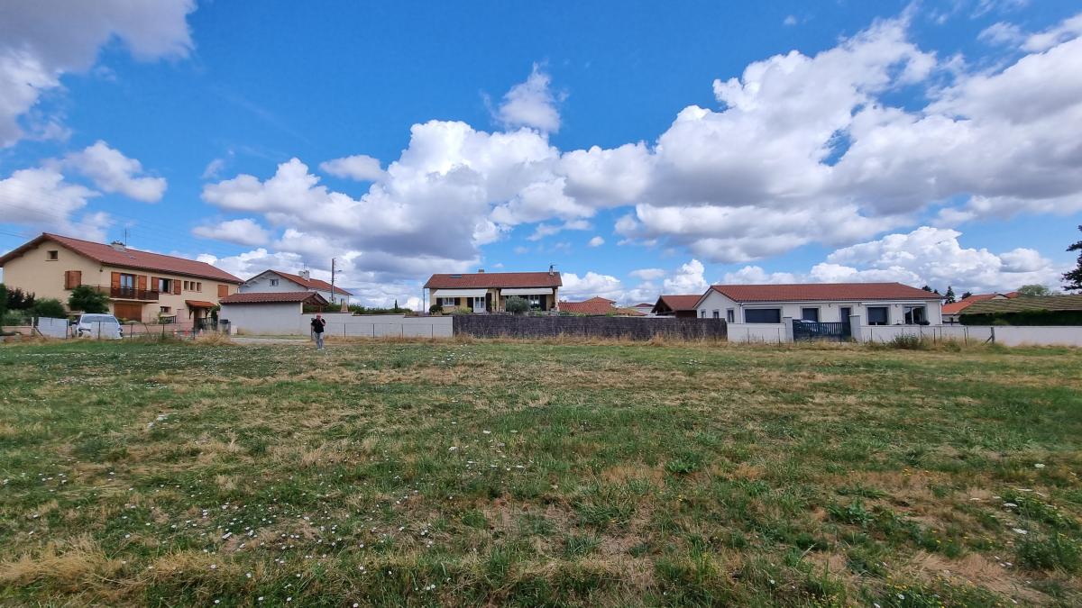 VENTE - Terrain - MONTBRISON (42600) - 60000 €
