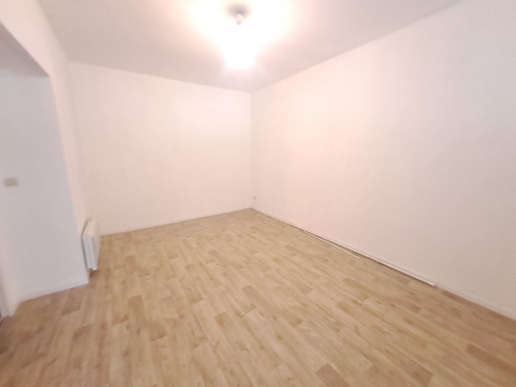 LOCATION - Appartement - CHAZELLES SUR LYON (42140) - 495 €