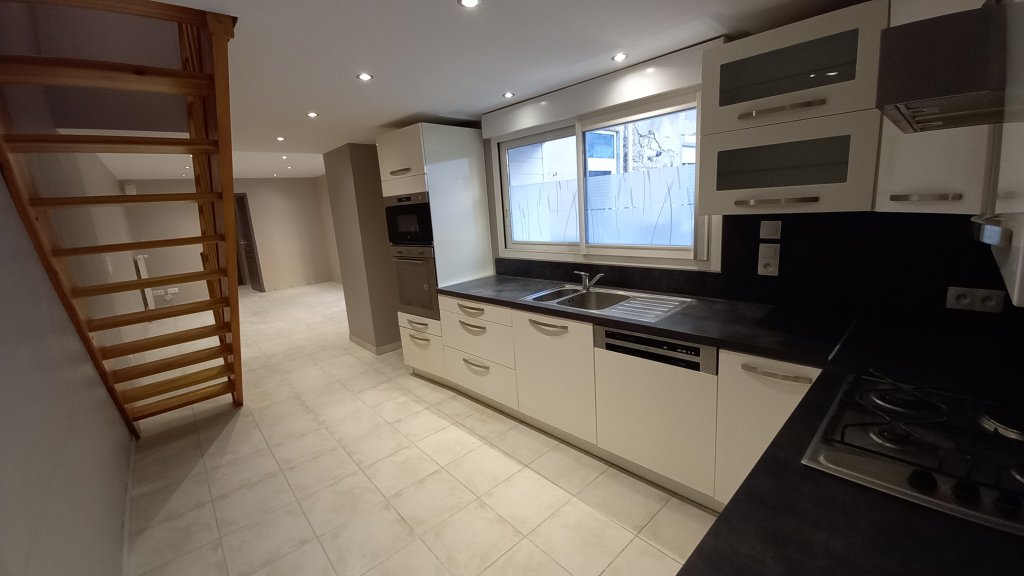 LOCATION - Appartement - CHAZELLES SUR LYON (42140) - 569 €